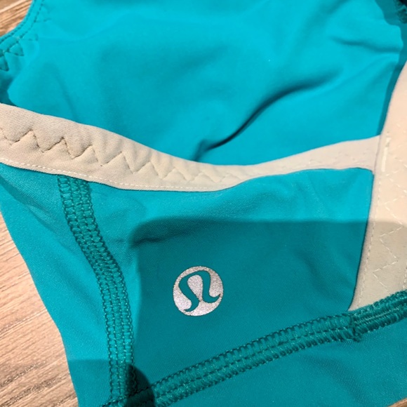 Lululemon Sports Bra/Swim Suit Top Size 4 - Picture 5 of 7